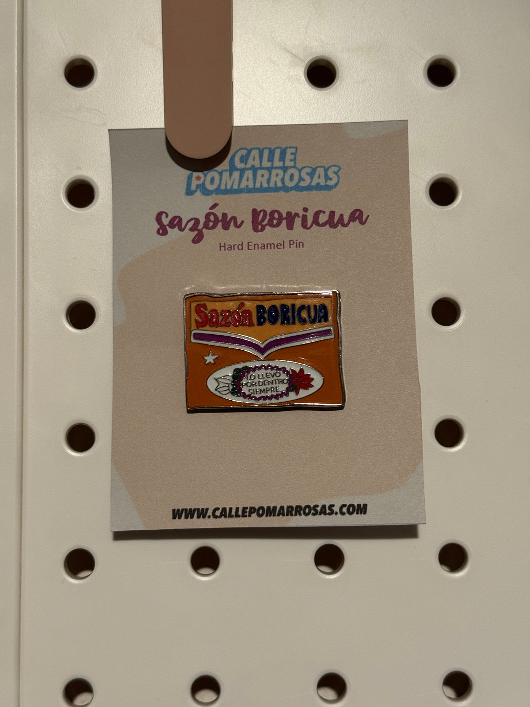 Enamel Pin: Sazón Boricua