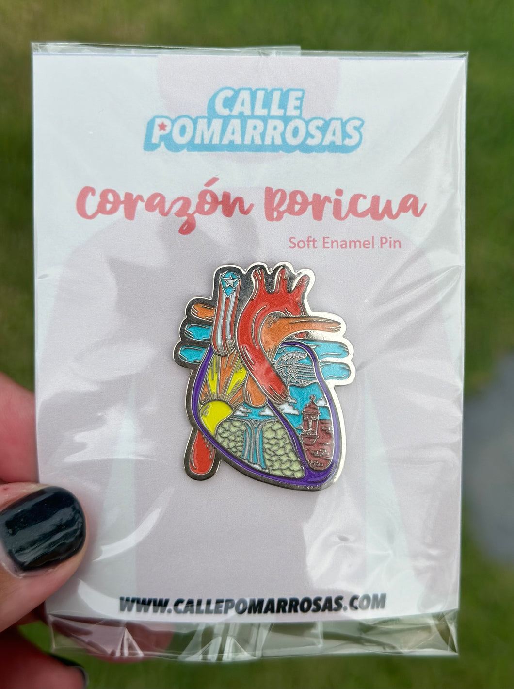 Enamel Pin: Corazón Boricua